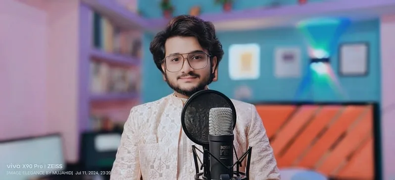 Mujahid Azimabadi recording in the studio